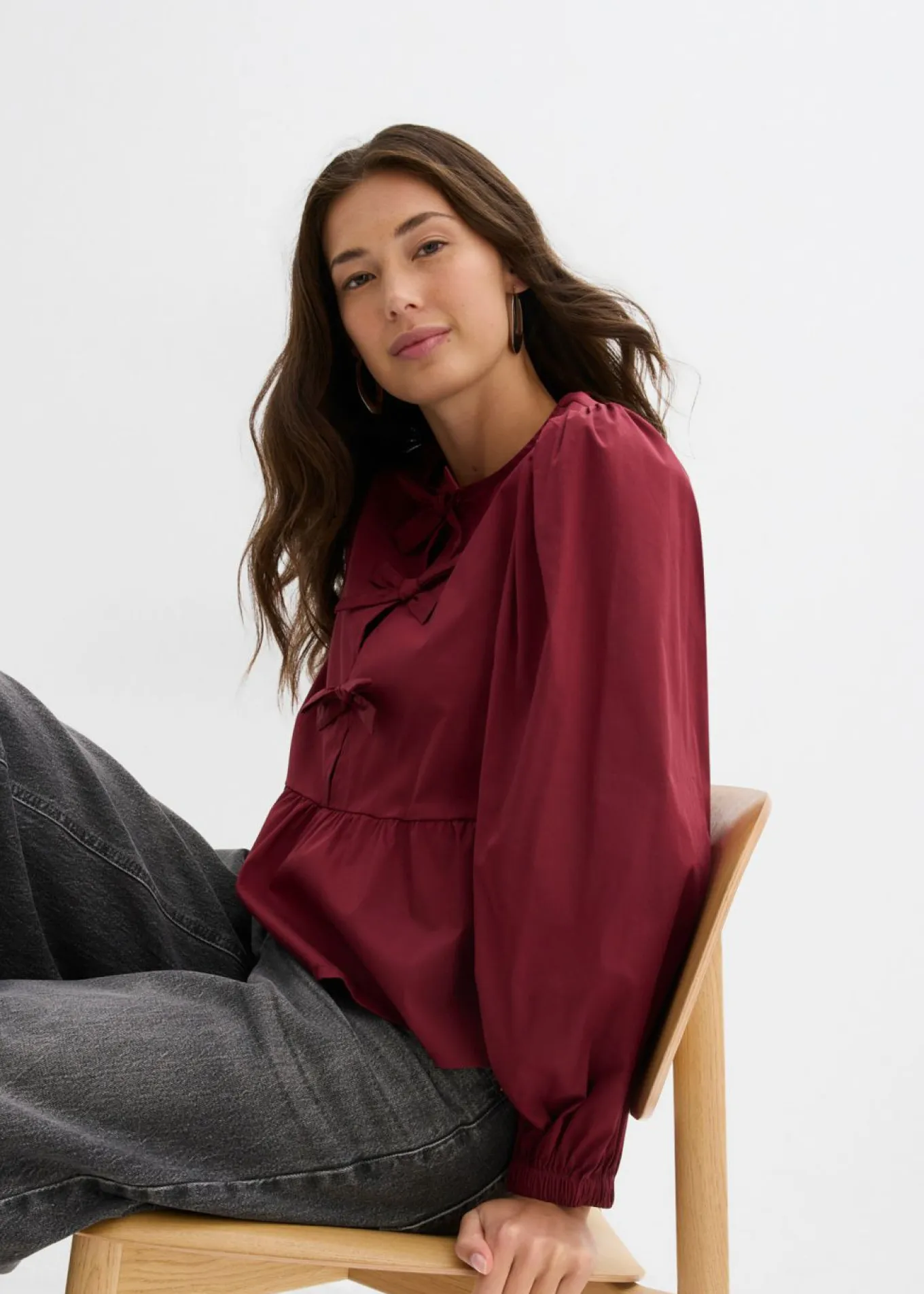 Blusa con detalles de lazo