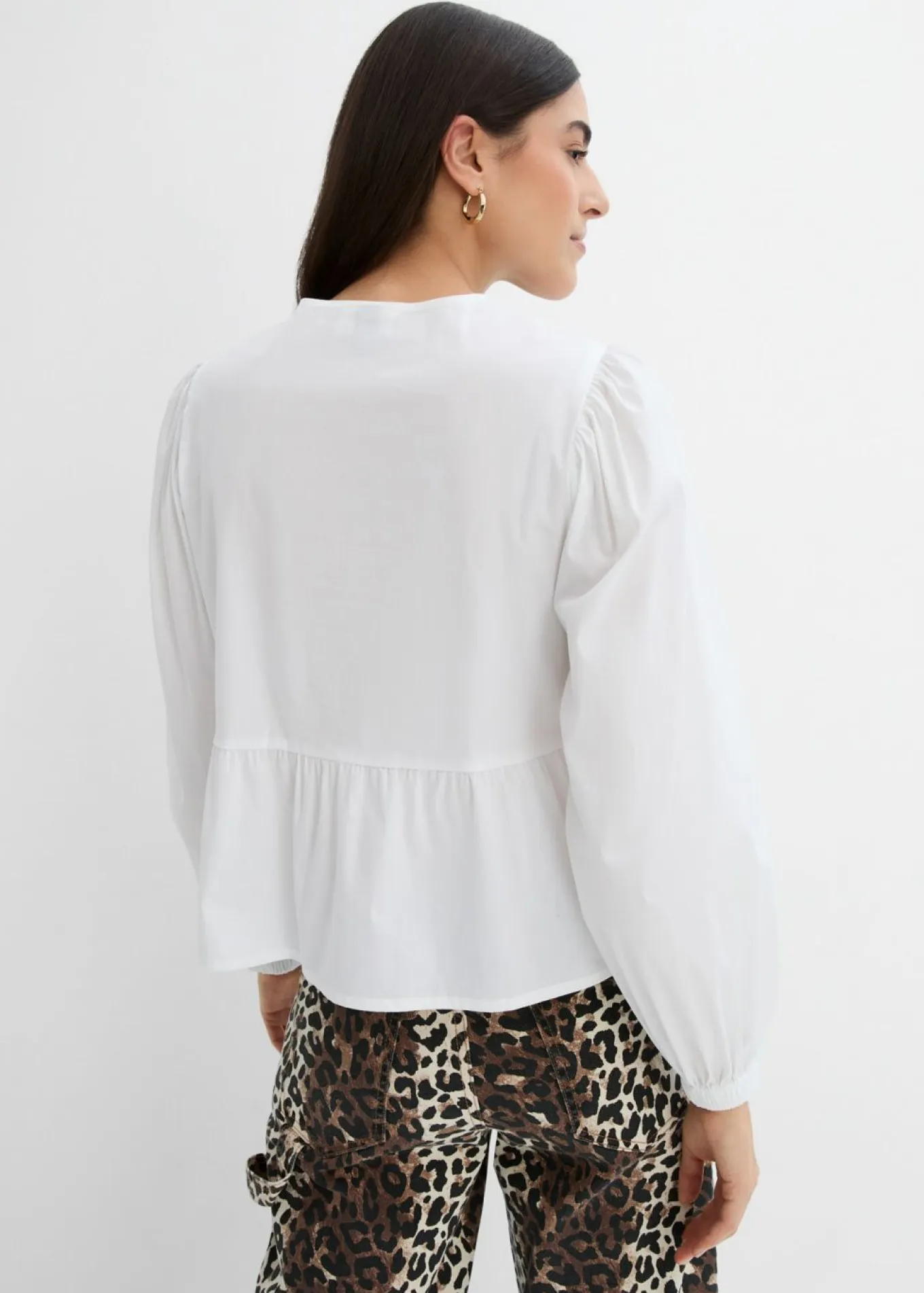 Blusa con detalles de lazo