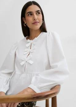 Blusa con detalles de lazo