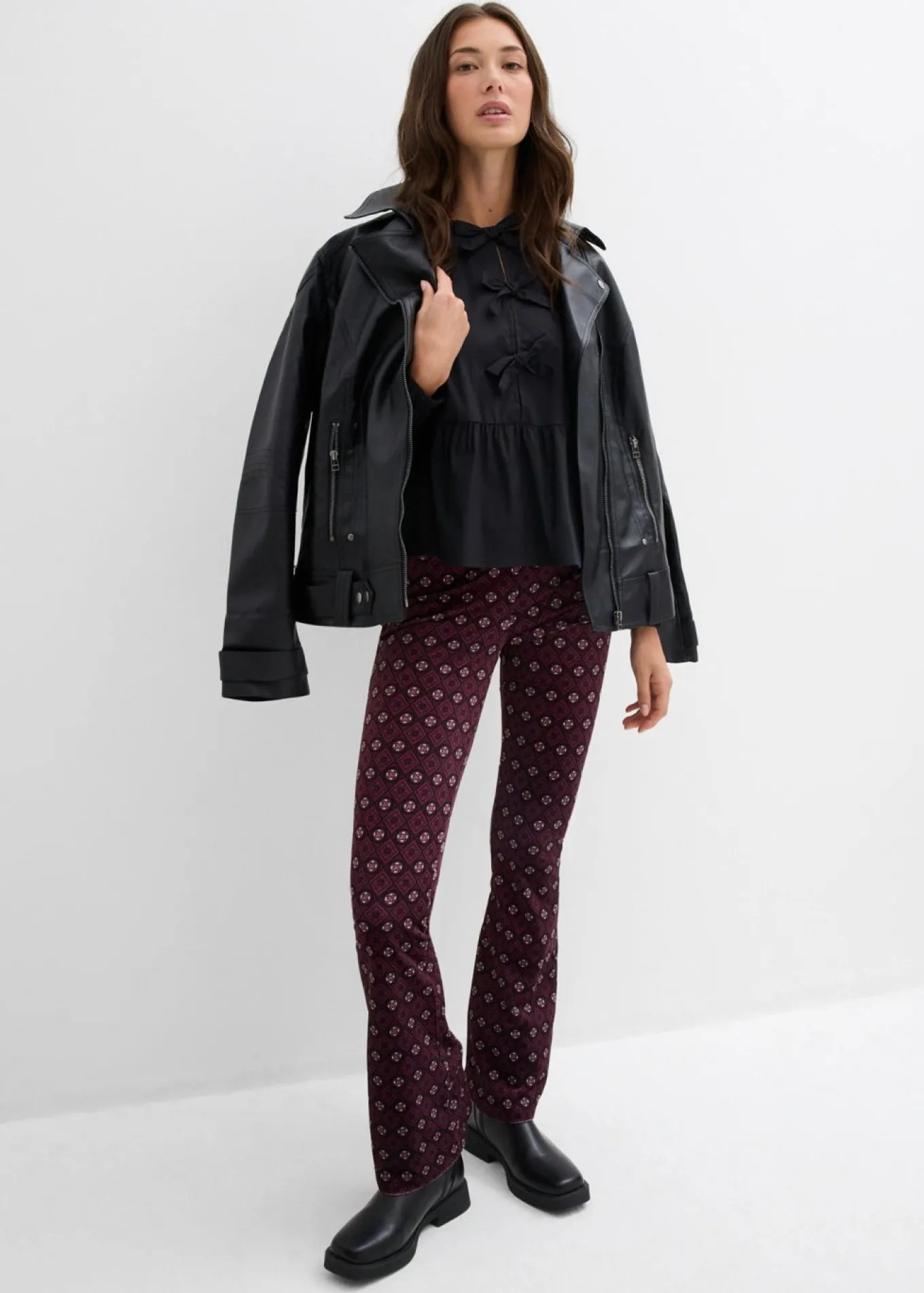 Blusa con detalles de lazo