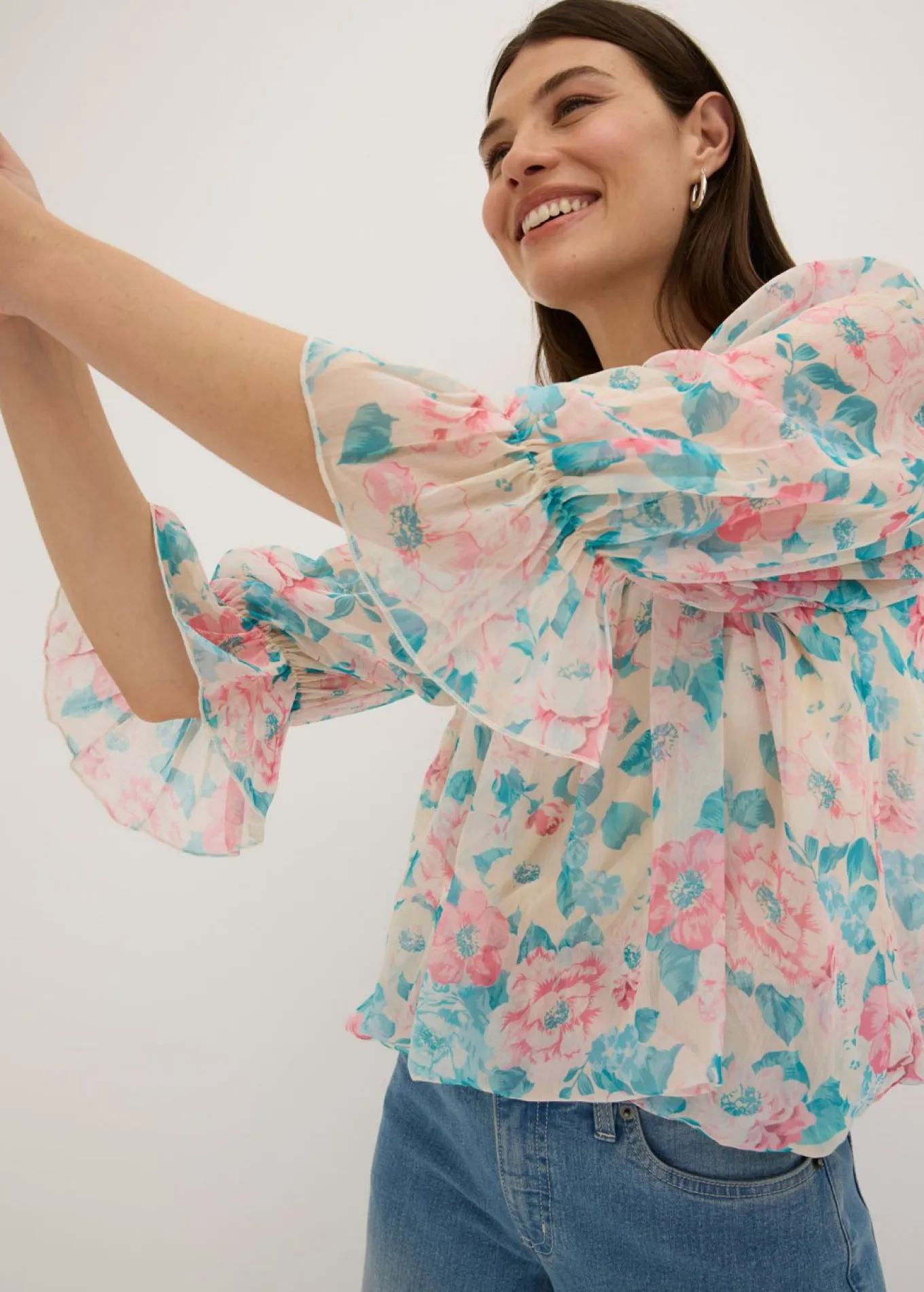Blusa con dobladillo abullonado