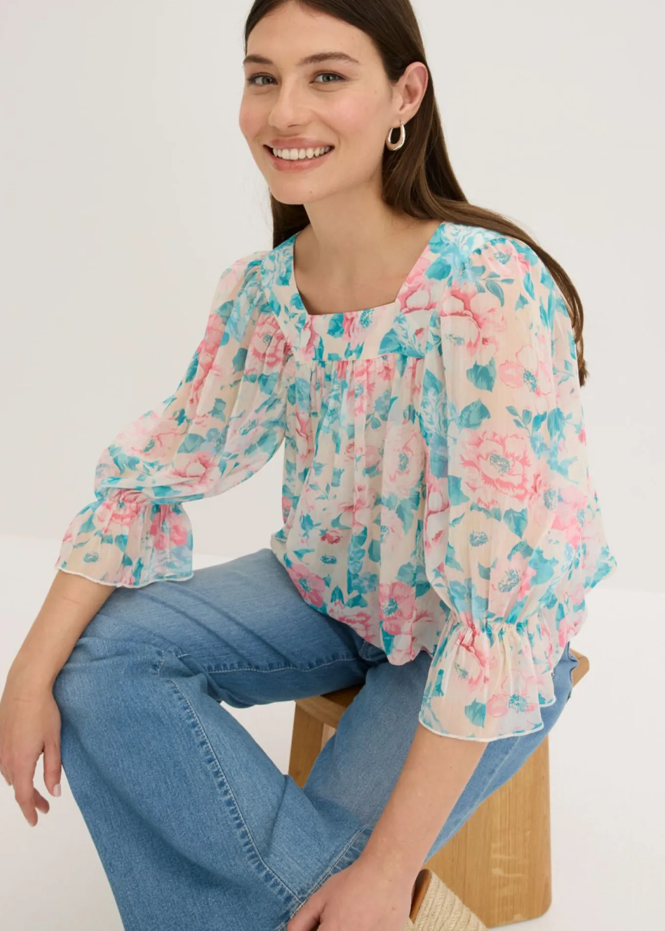 Blusa con dobladillo abullonado