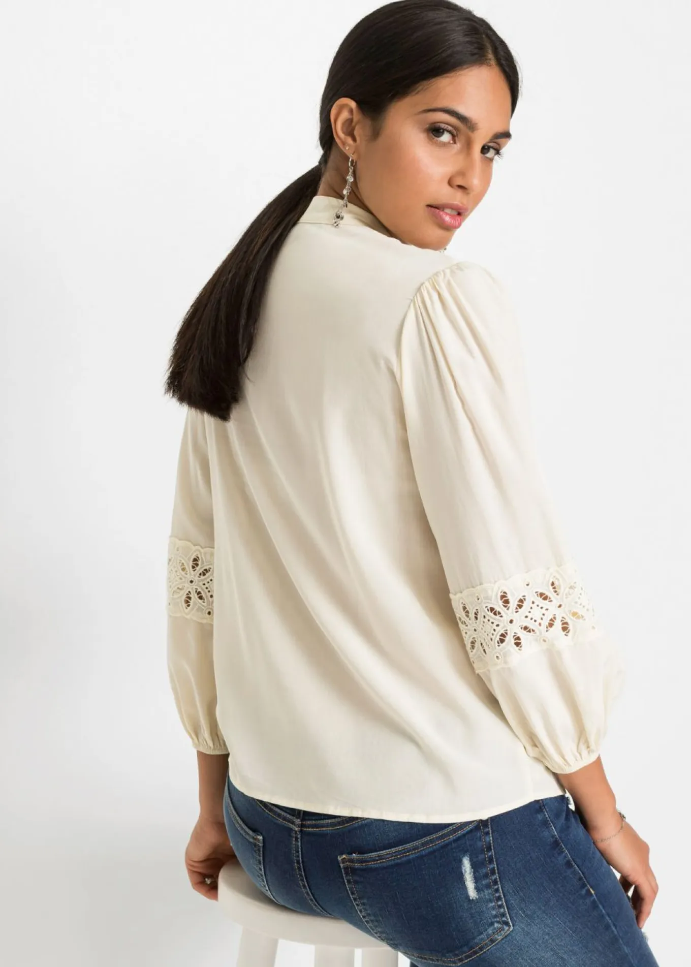 Blusa con encaje de mezcla suave de viscosa