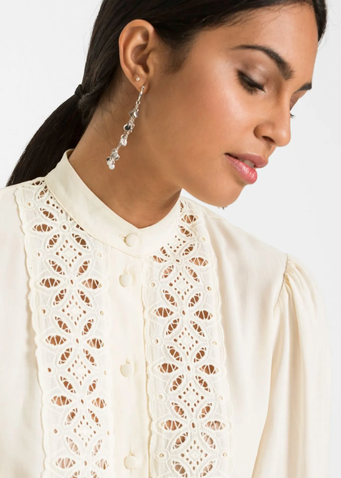 Blusa con encaje de mezcla suave de viscosa