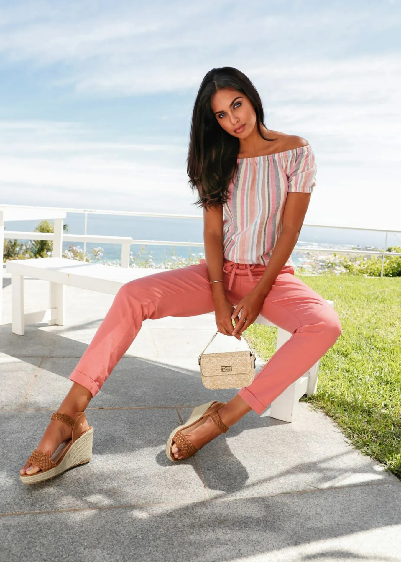 Blusa con escote bañera