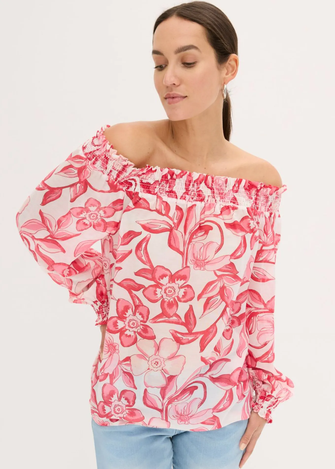 Blusa con escote bañera estampada