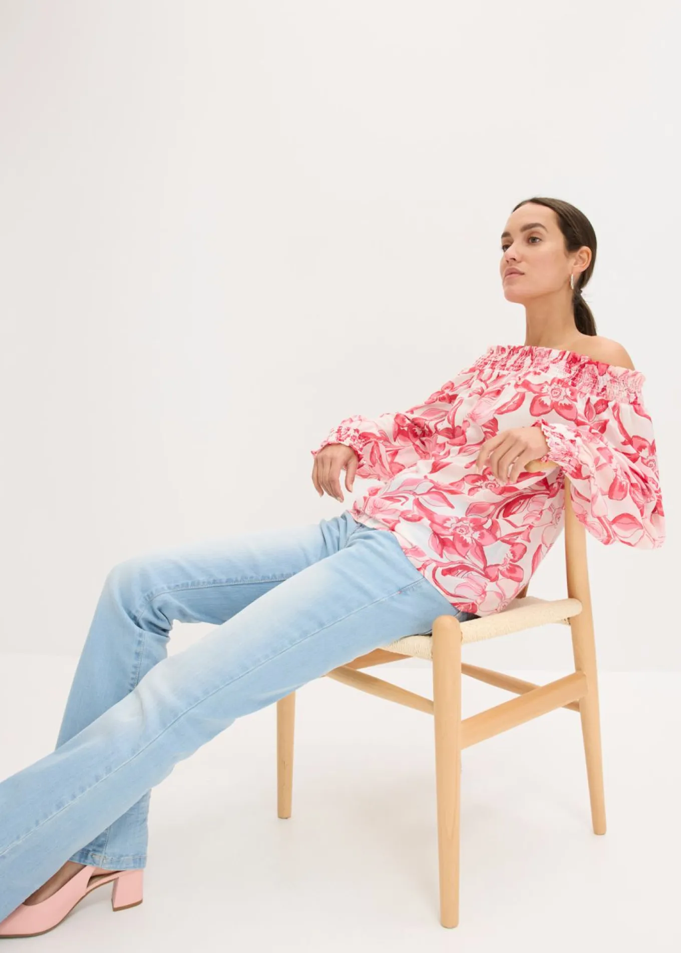 Blusa con escote bañera estampada