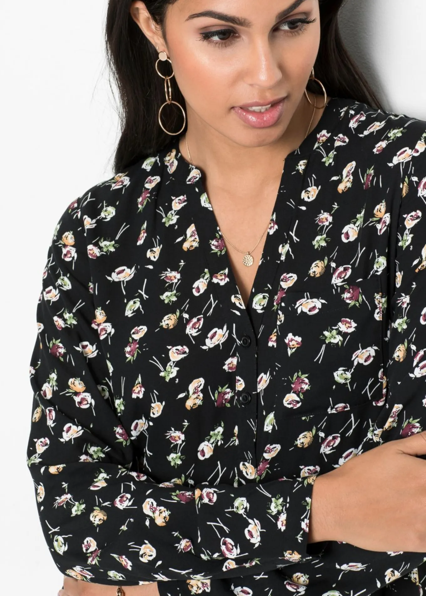 Blusa con escote en V