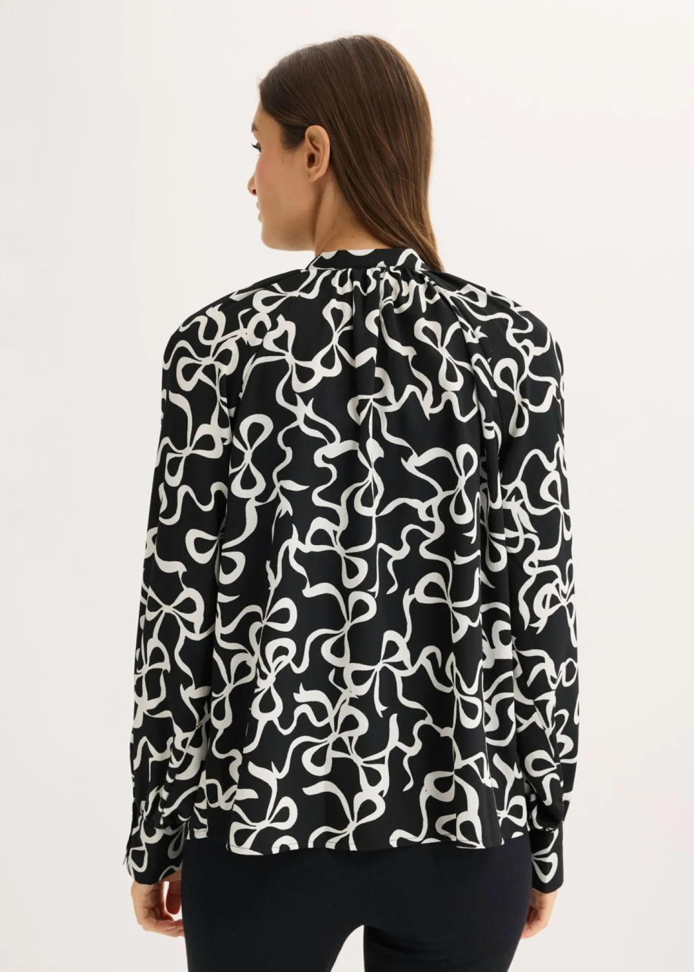 Blusa con lazo