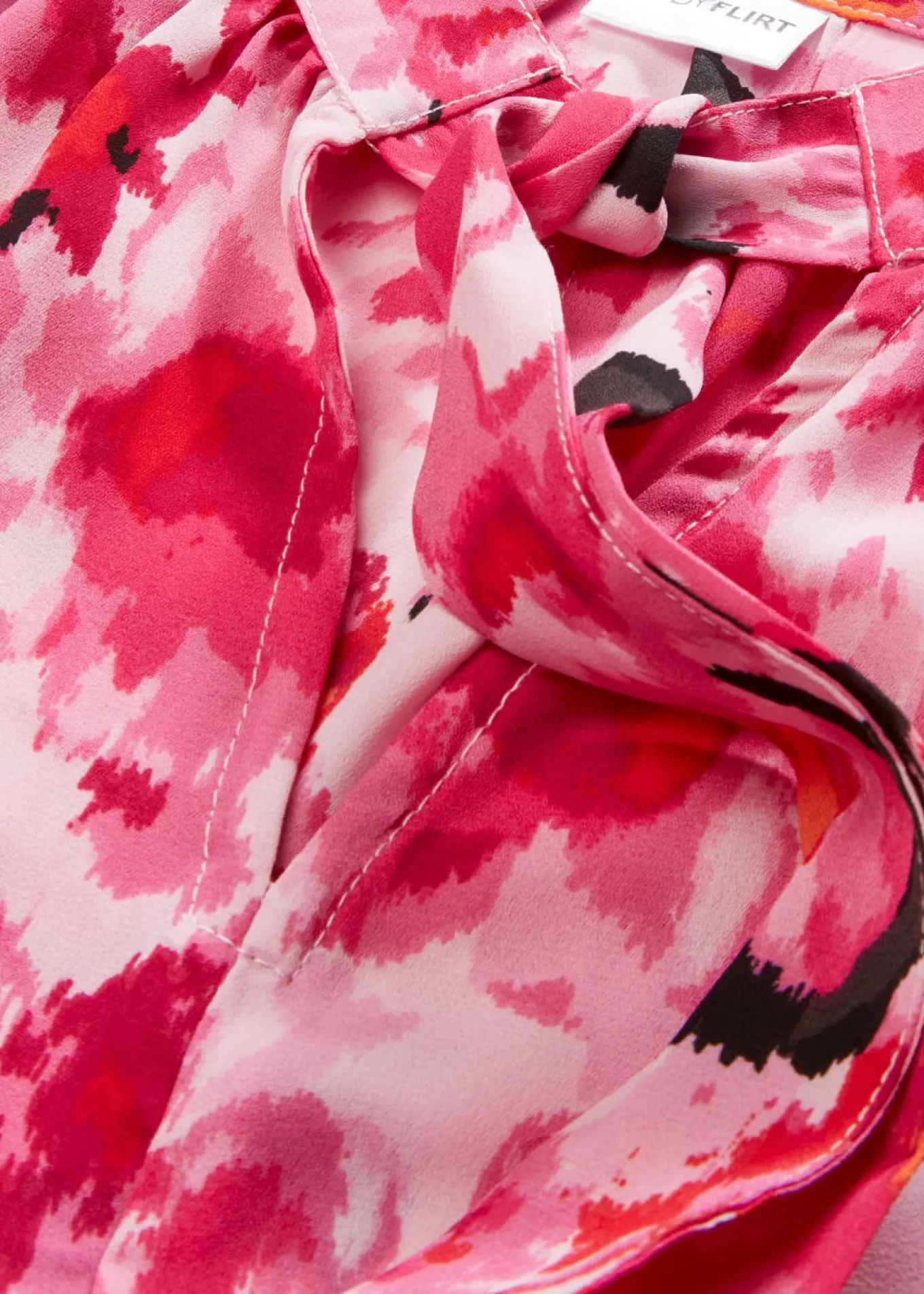 Blusa con lazo de gasa