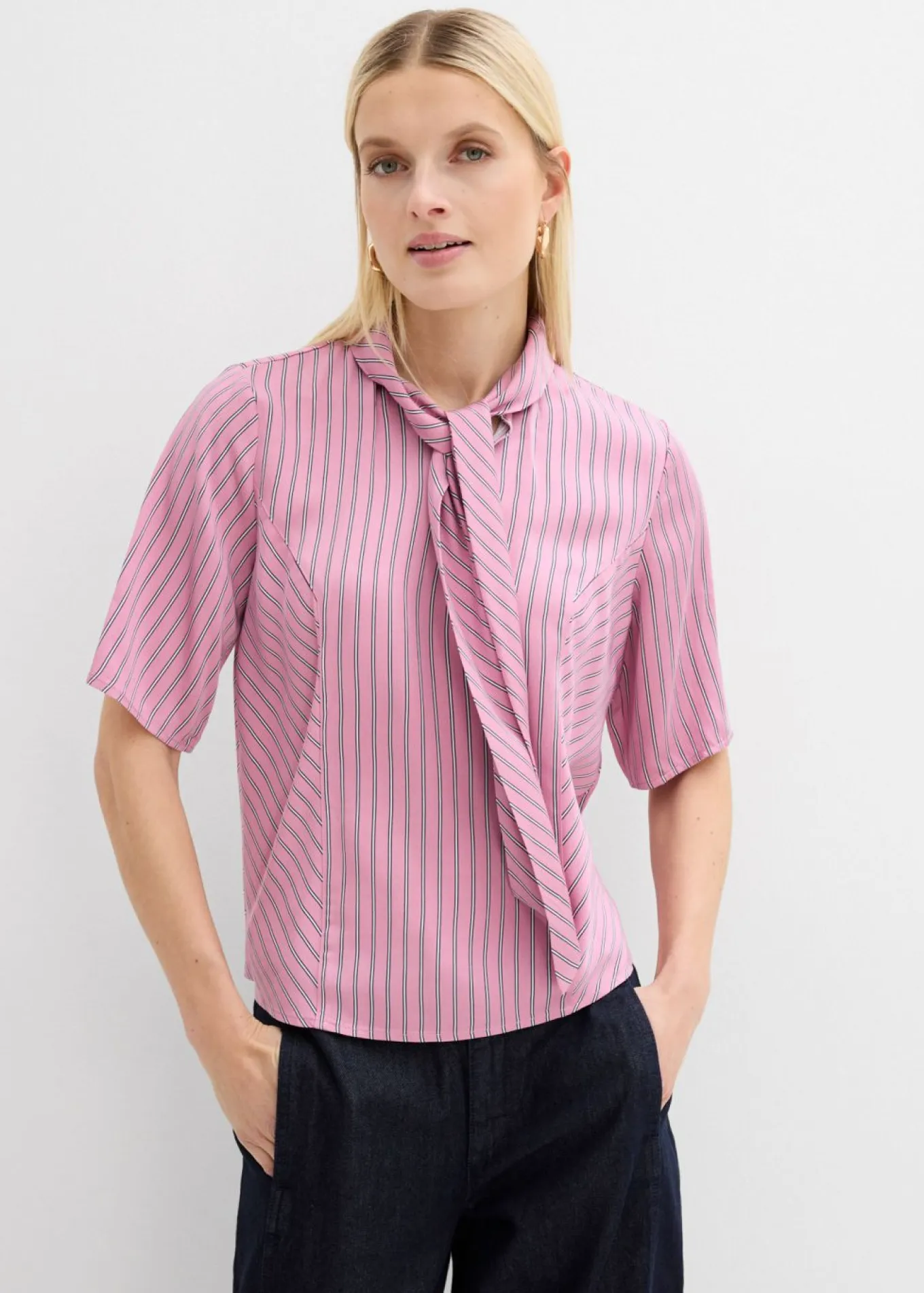 Blusa con lazo de modal suave