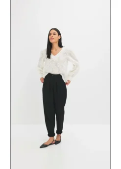 Blusa con patrón de flores estructurado