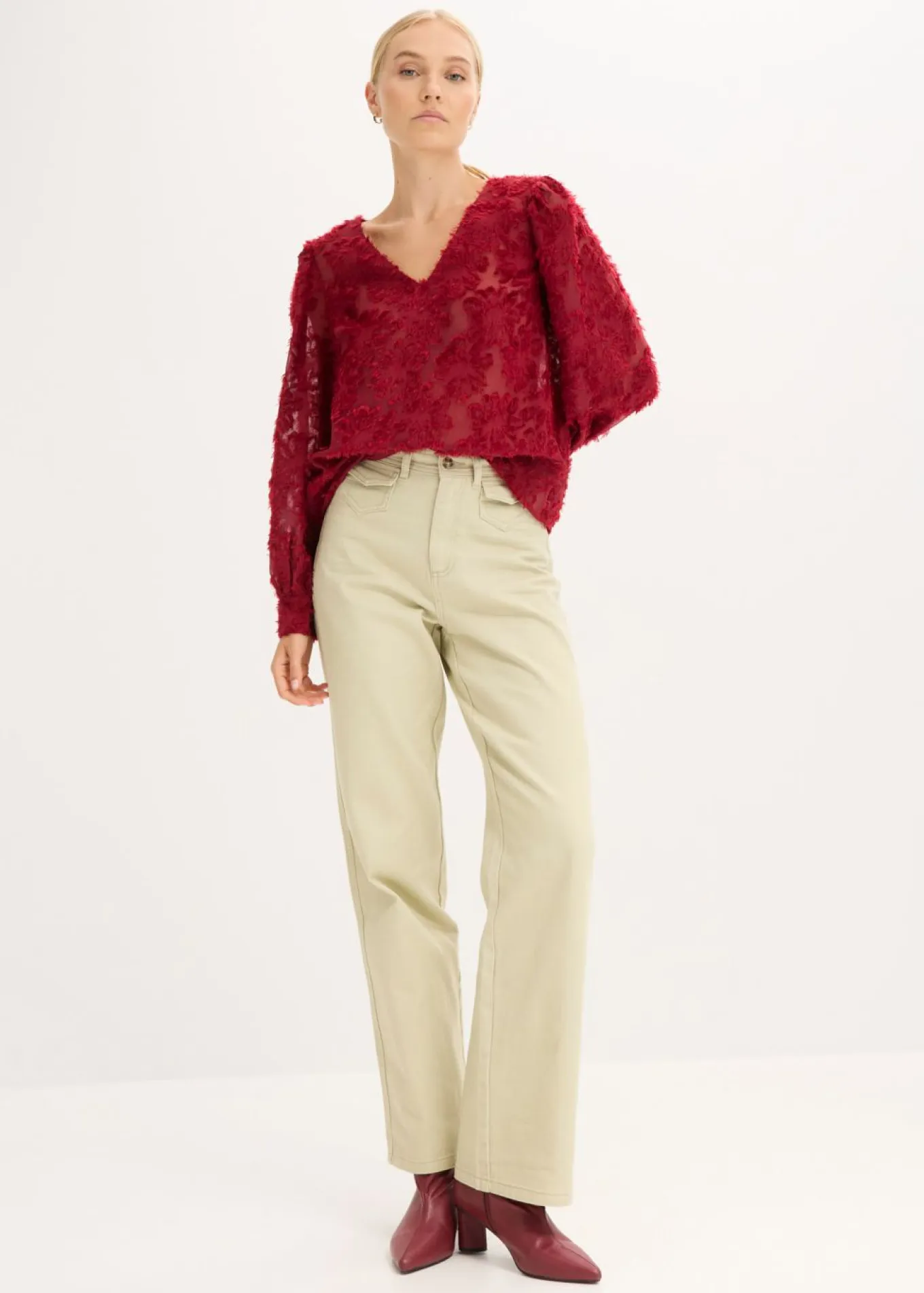 Blusa con patrón de flores estructurado