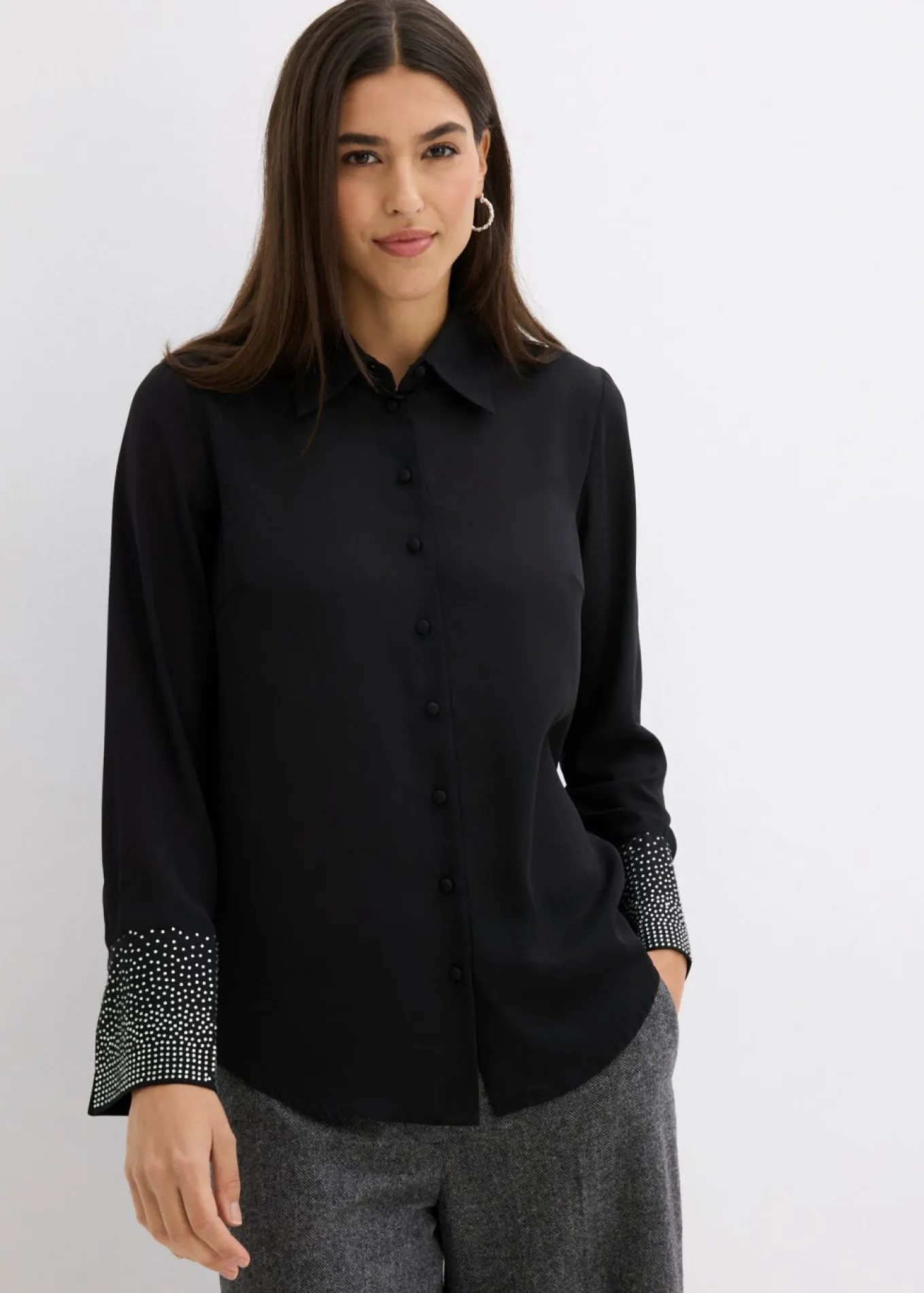 Blusa con piedras brillantes
