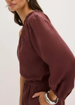 Blusa con un hombro al descubierto y contenido de lino