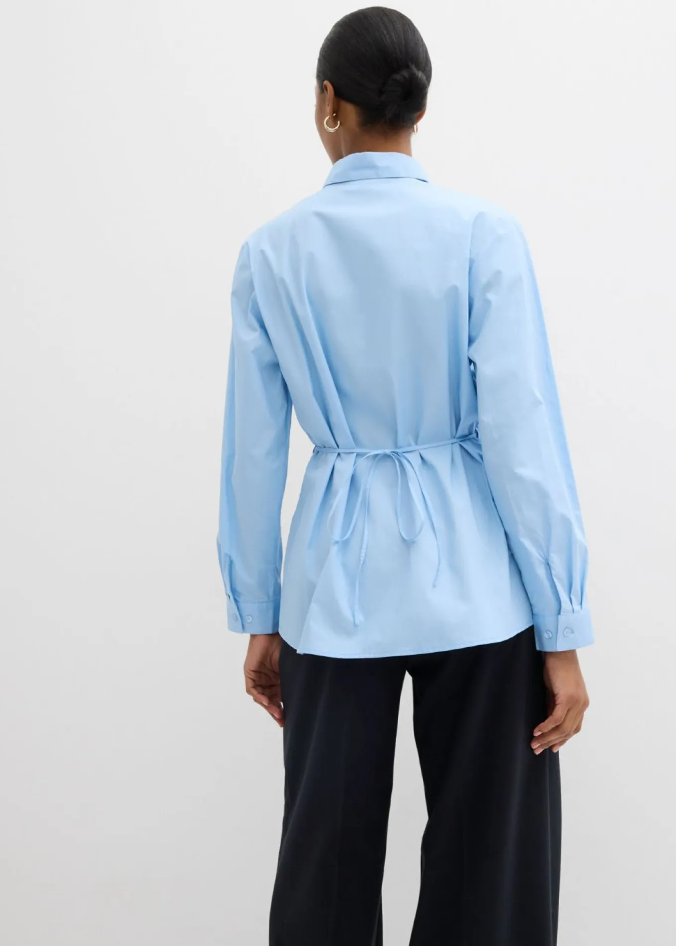 Blusa de algodón con detalle de lazo