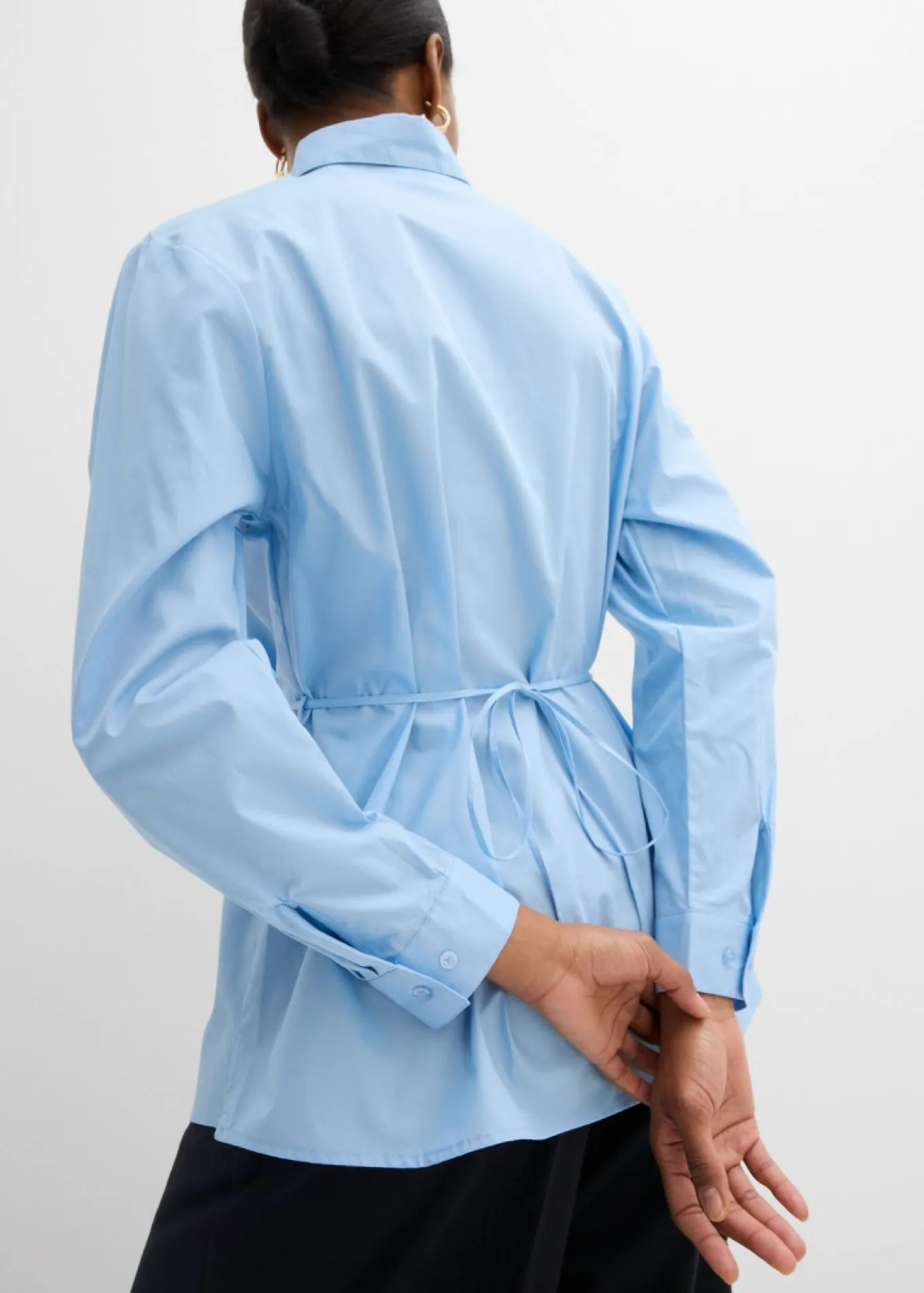 Blusa de algodón con detalle de lazo