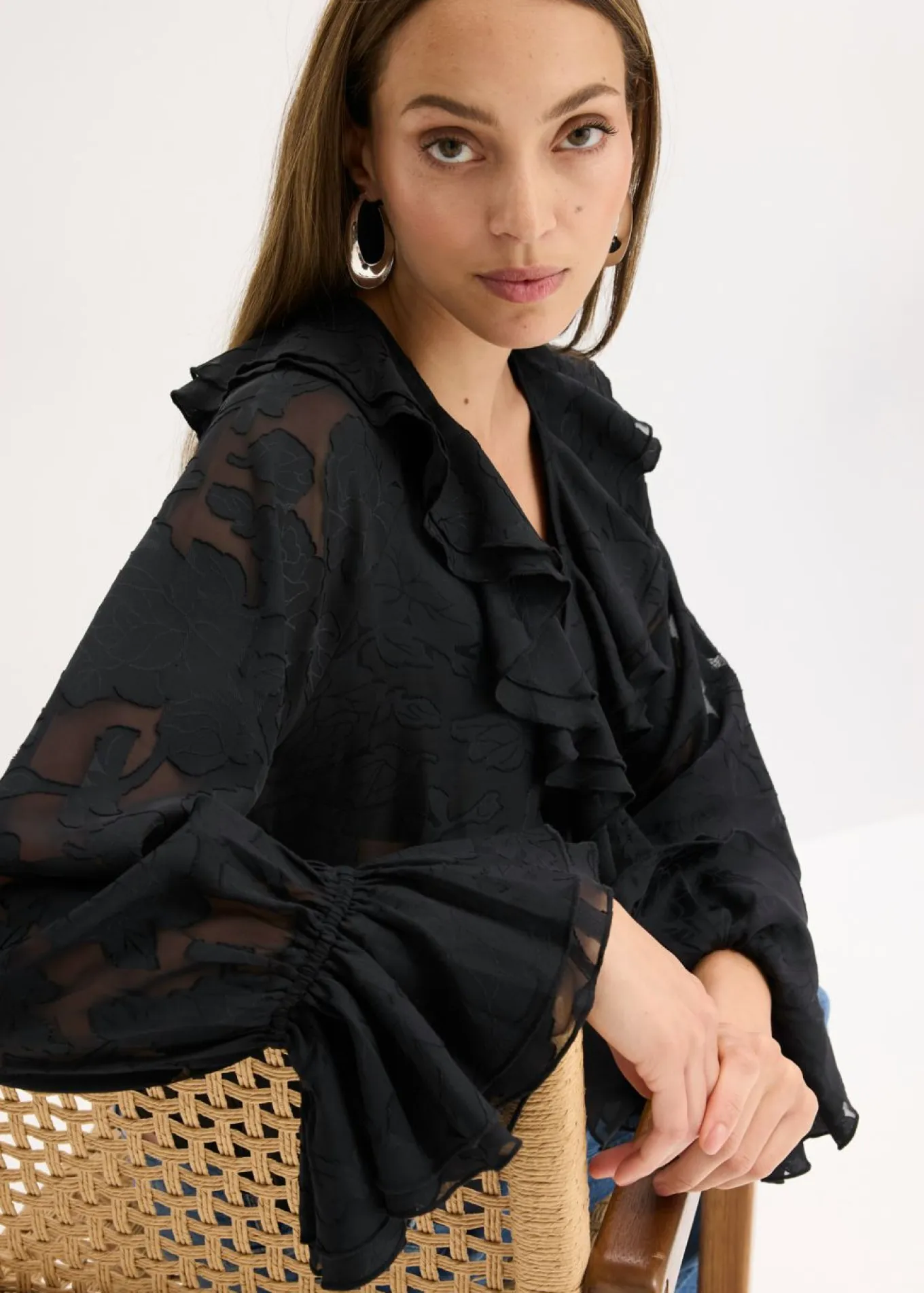 Blusa de gasa con ligeras transparencias