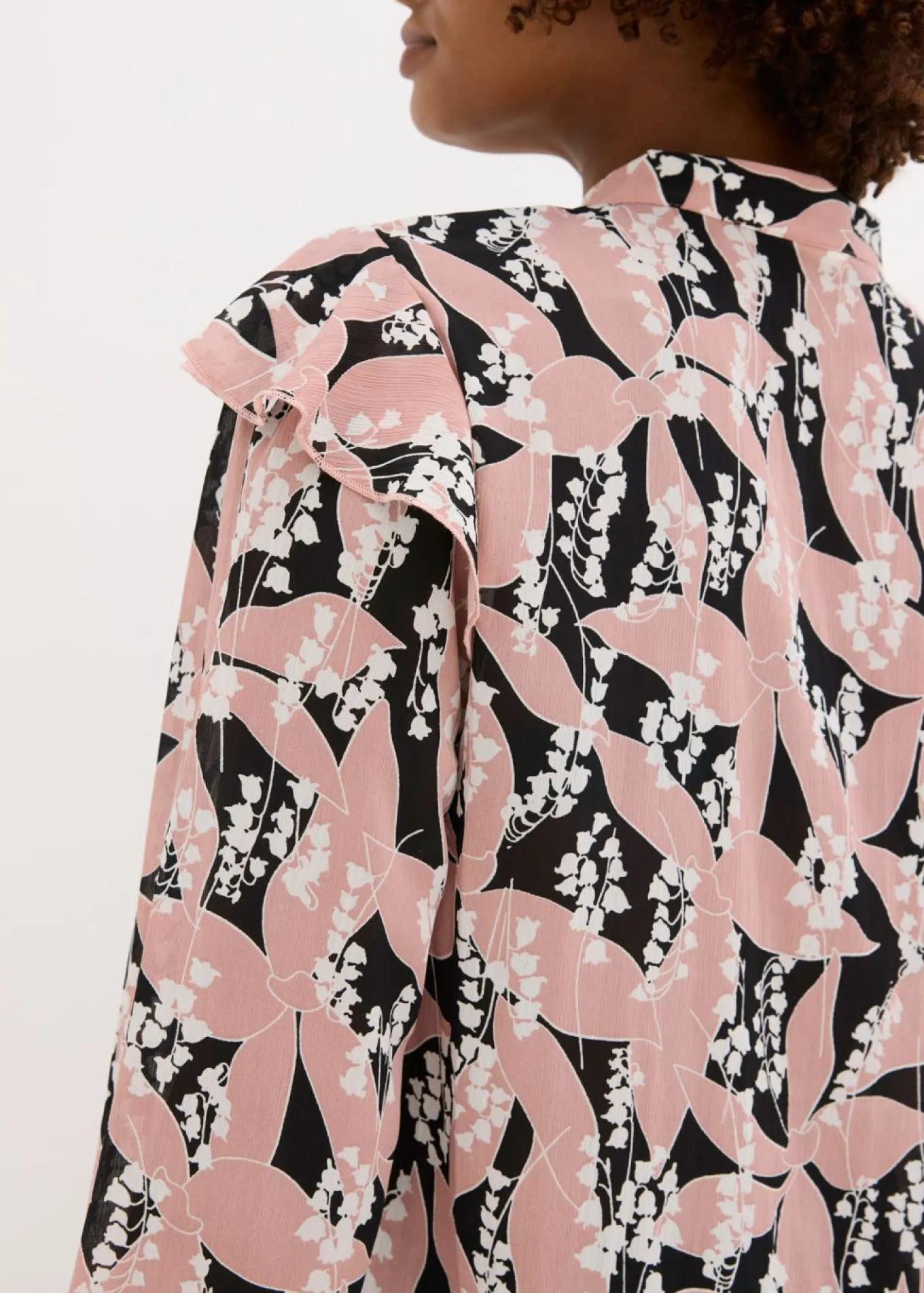 Blusa de gasa con volantes