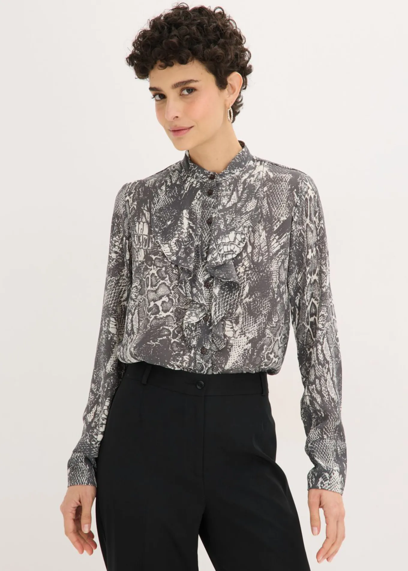Blusa de gasa con volantes