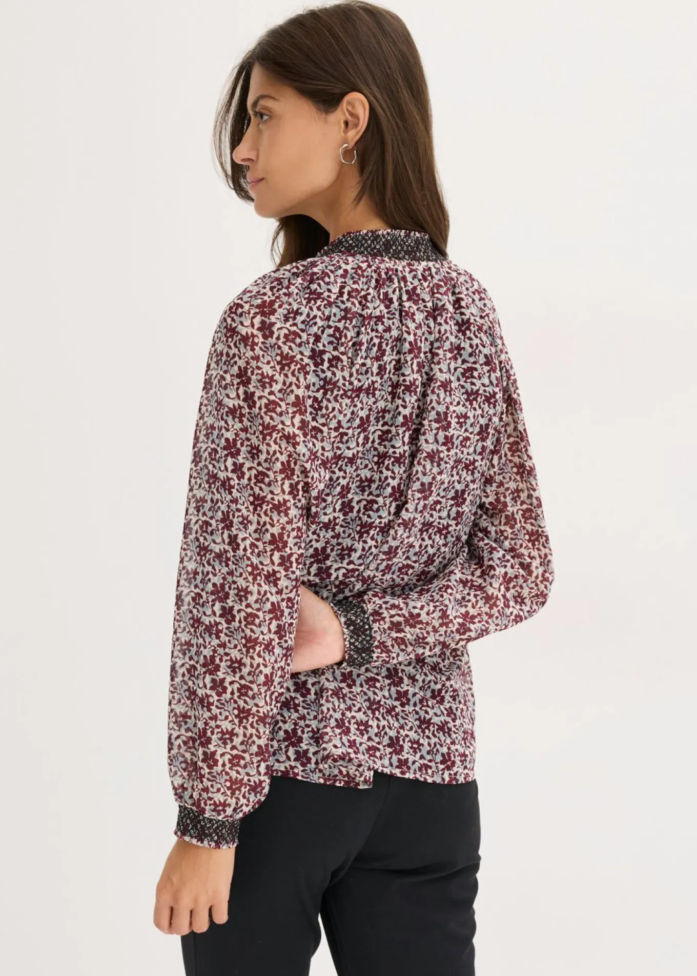 Blusa de gasa estampada con bordado
