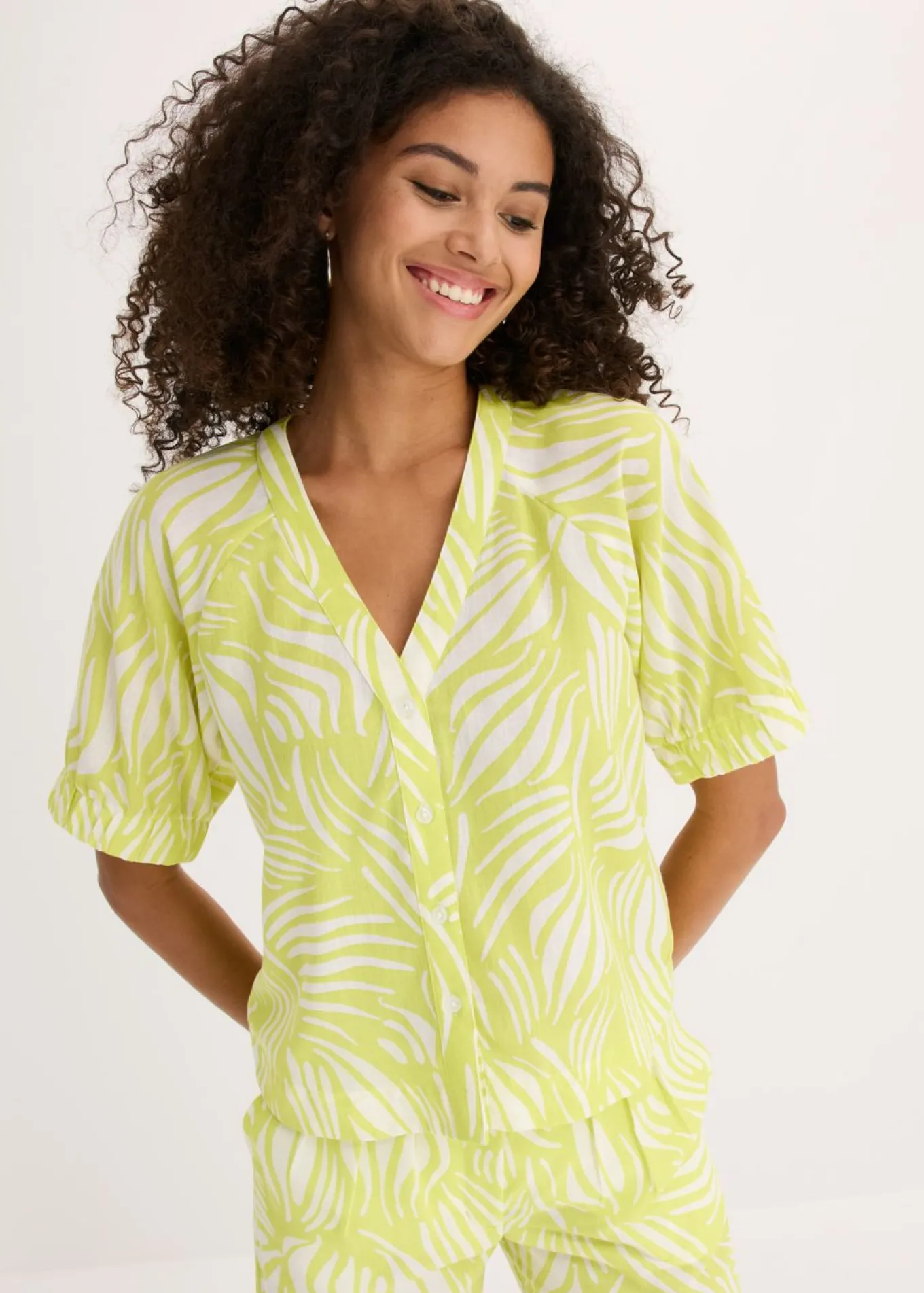 Blusa de manga corta con aspecto de lino