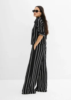 Blusa de manga corta con crepé estructurado