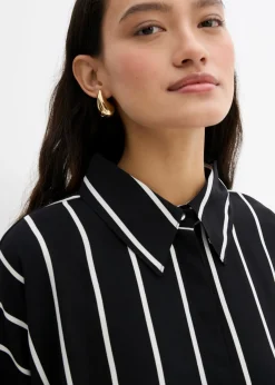 Blusa de manga corta con crepé estructurado