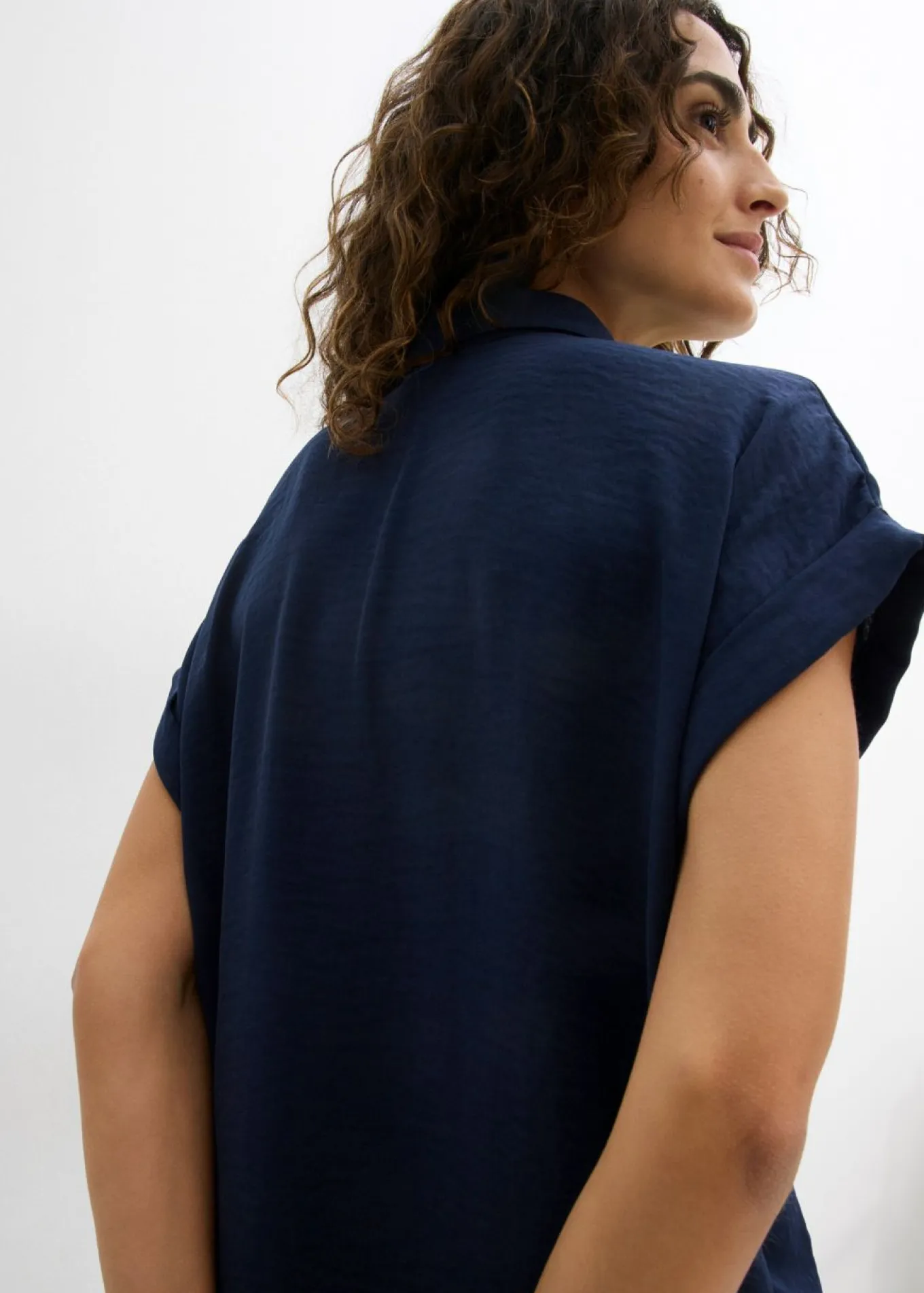 Blusa de manga corta con poliéster reciclado
