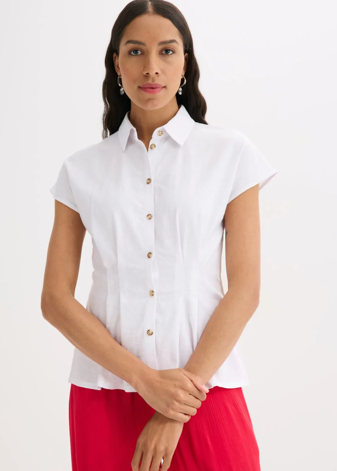 Blusa de manga corta de mezcla de lino vaporoso