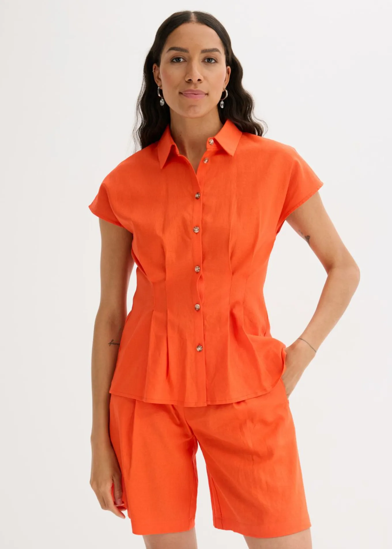 Blusa de manga corta de mezcla de lino vaporoso