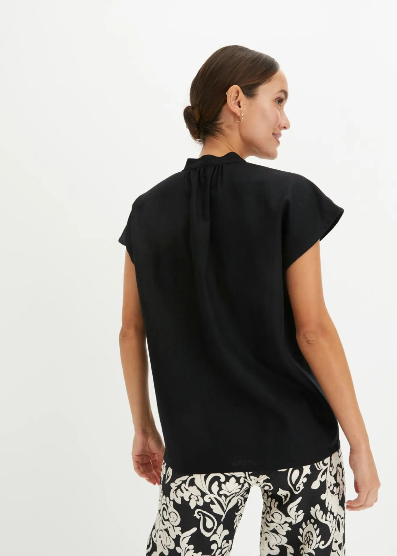 Blusa de manga corta de mezcla de lino vaporoso