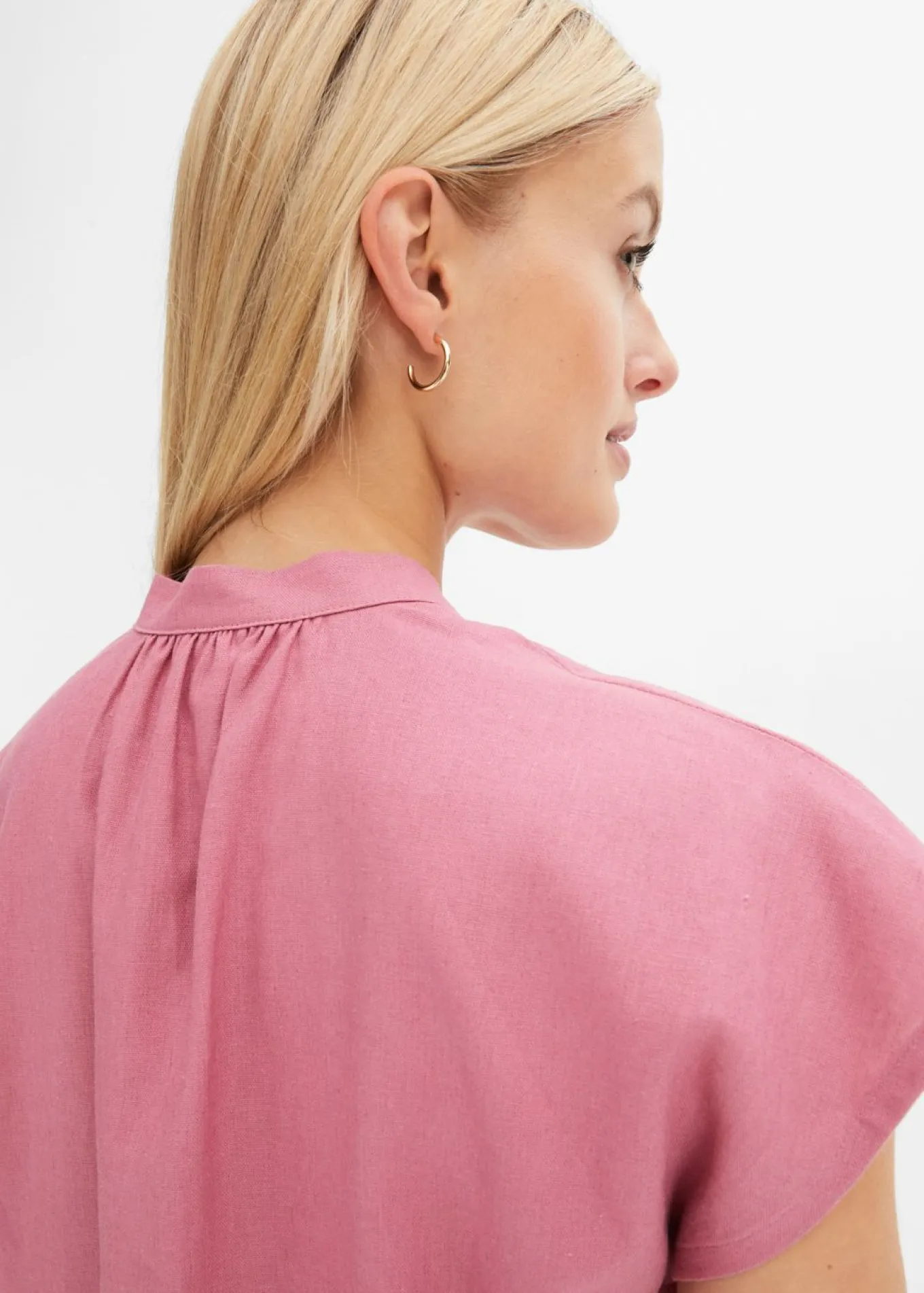 Blusa de manga corta de mezcla de lino vaporoso