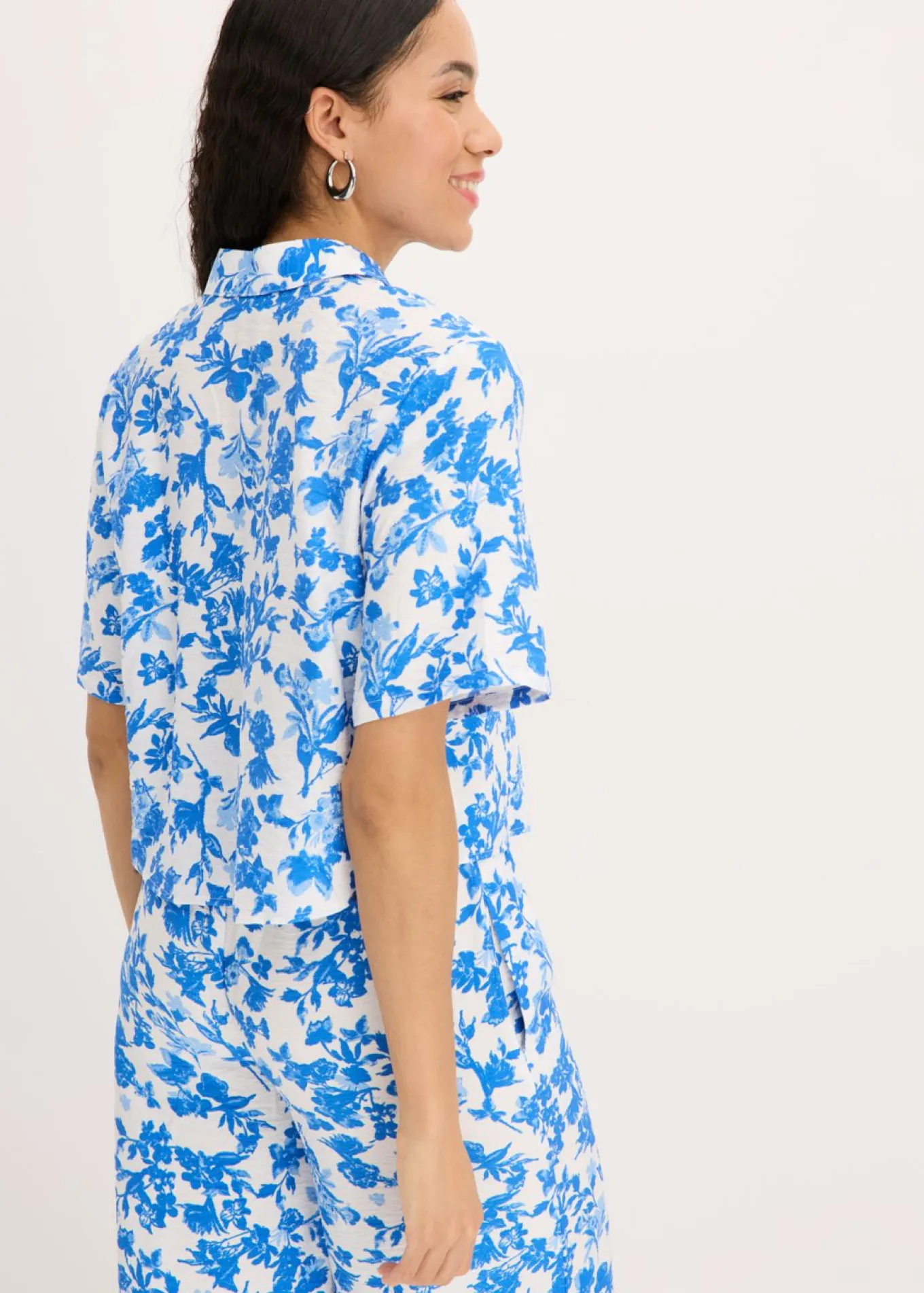 Blusa de manga corta de suave mezcla de viscosa