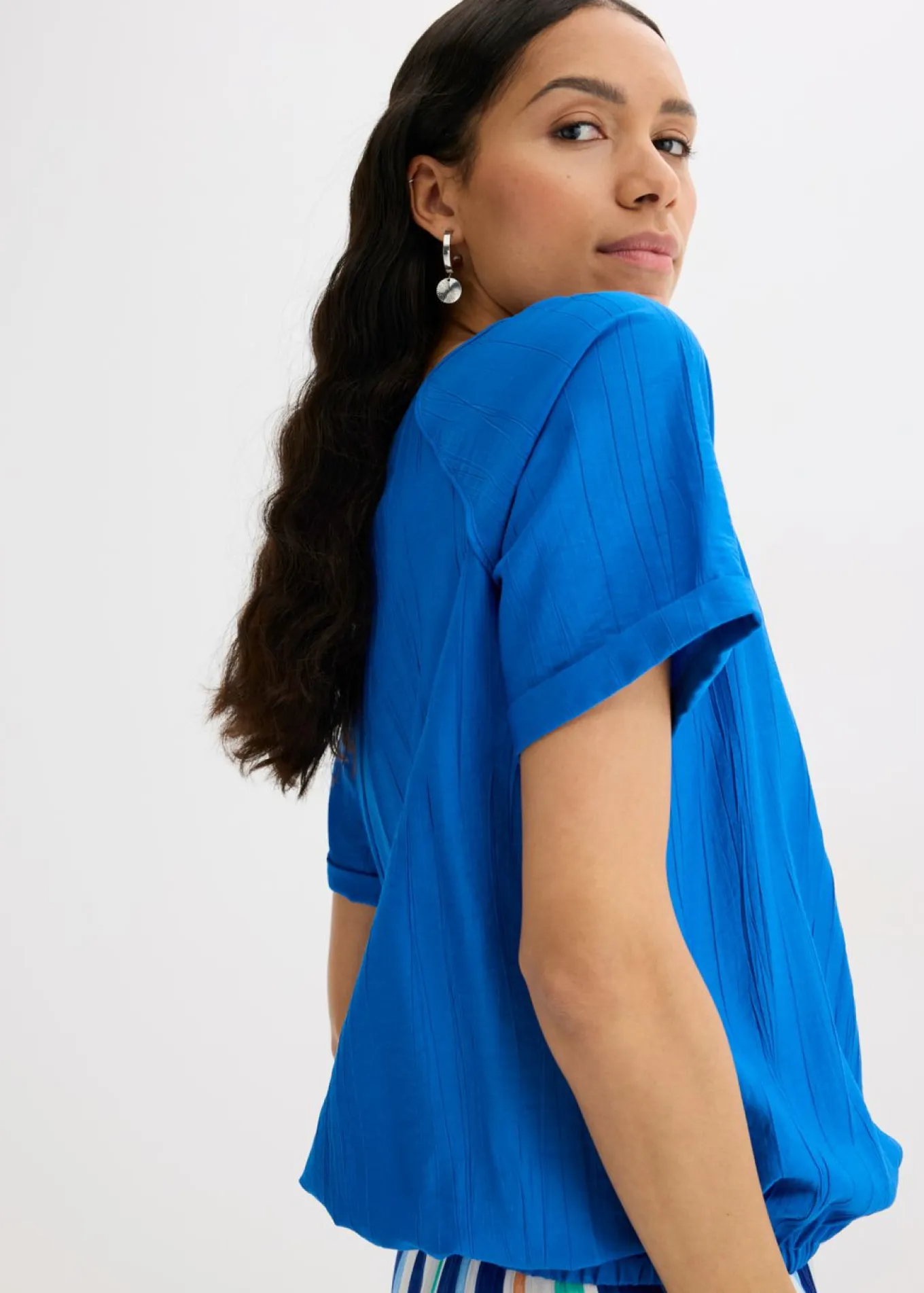Blusa de manga corta de suave mezcla de viscosa
