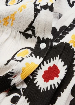 Blusa de manga corta de viscosa fluida con detalle de nido de abeja