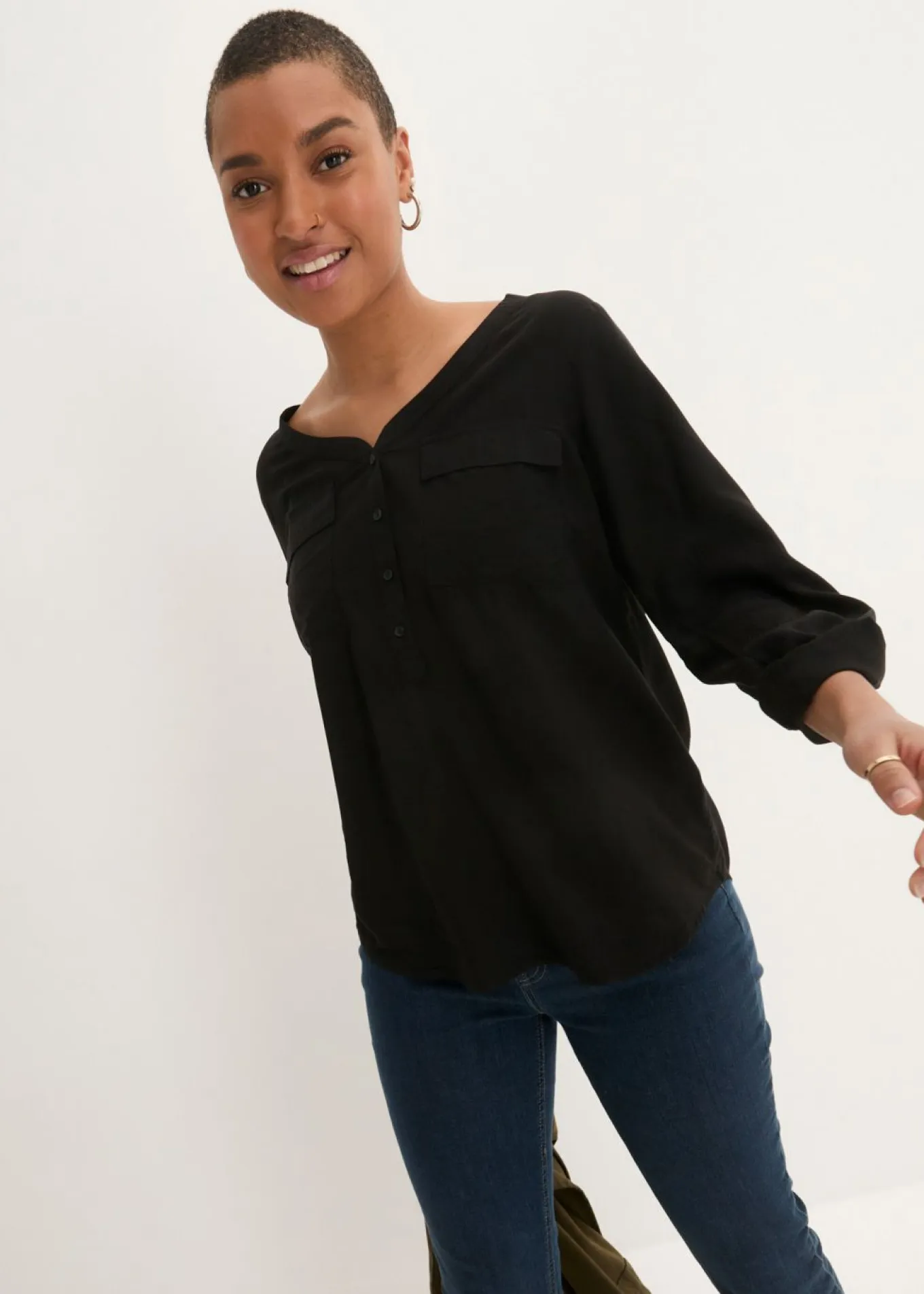 Blusa de manga larga con escote en V de viscosa fluida