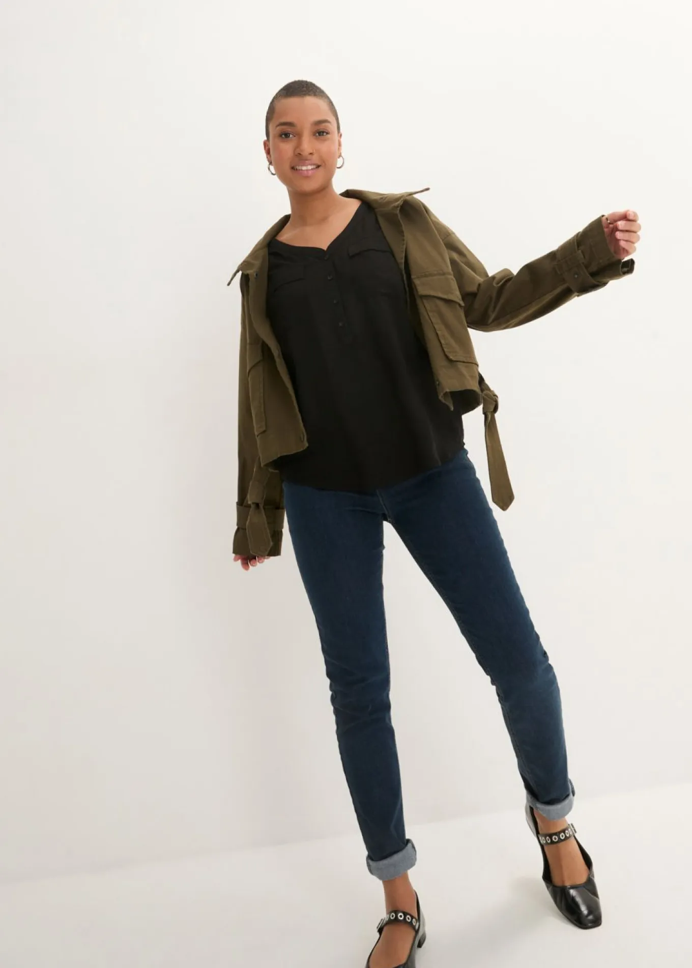 Blusa de manga larga con escote en V de viscosa fluida