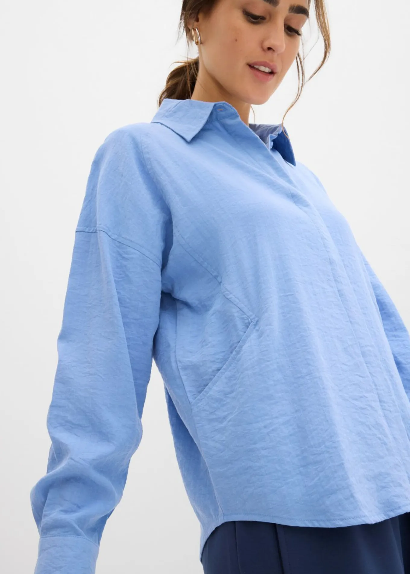 Blusa de mezcla de viscosa con bolsillos