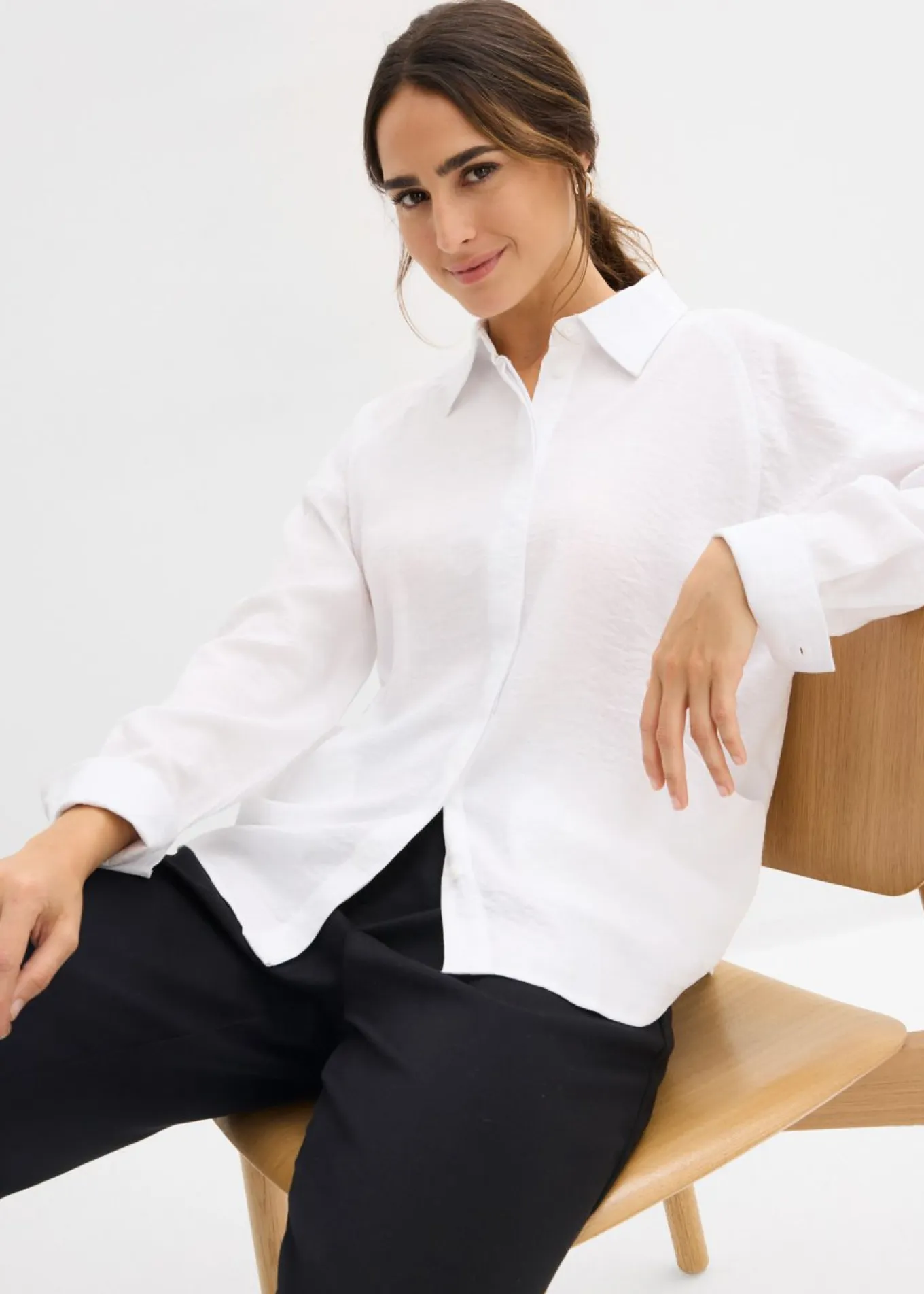 Blusa de mezcla de viscosa con bolsillos