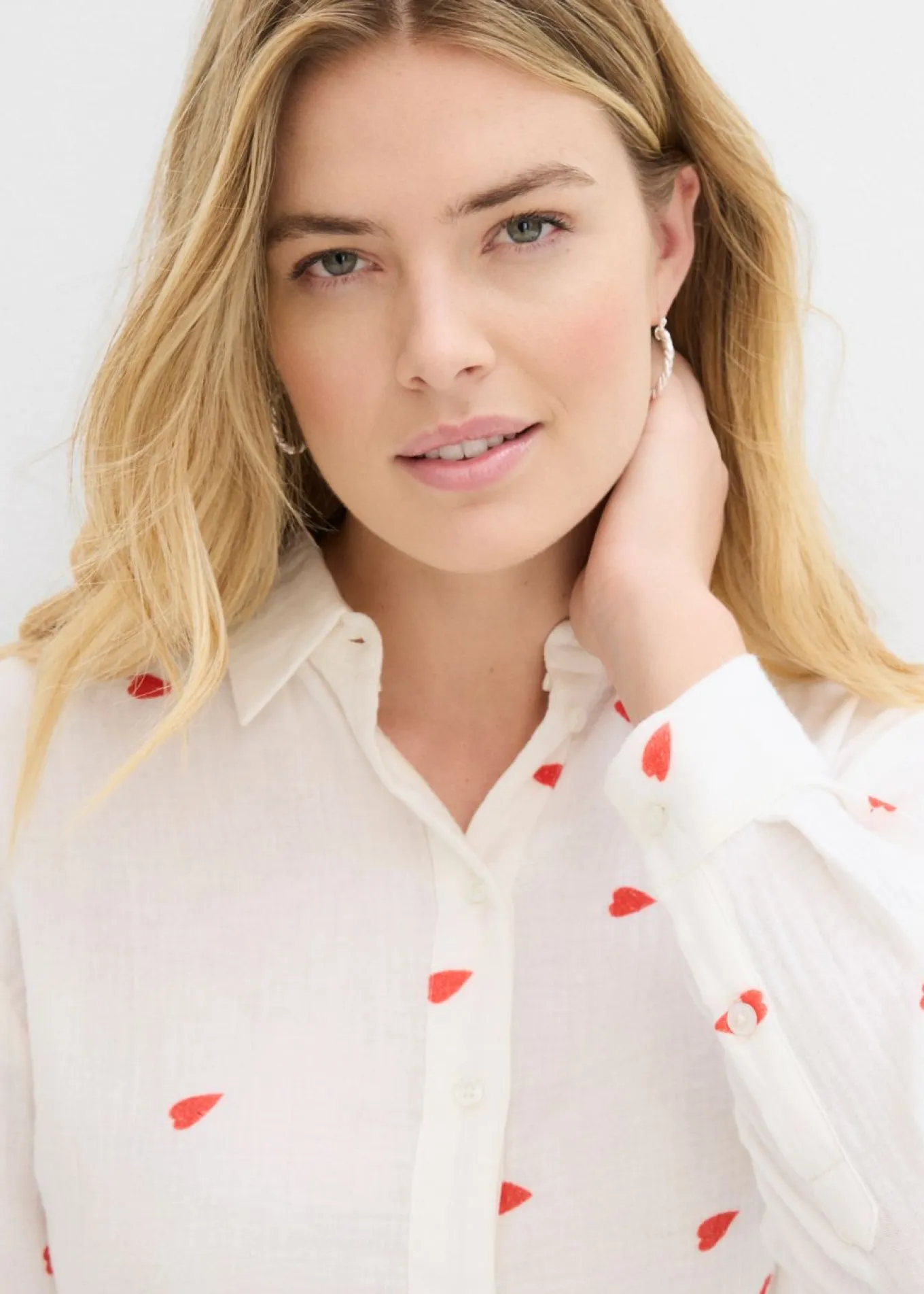 Blusa de muselina con corazones