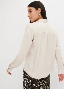 Blusa de satén fino