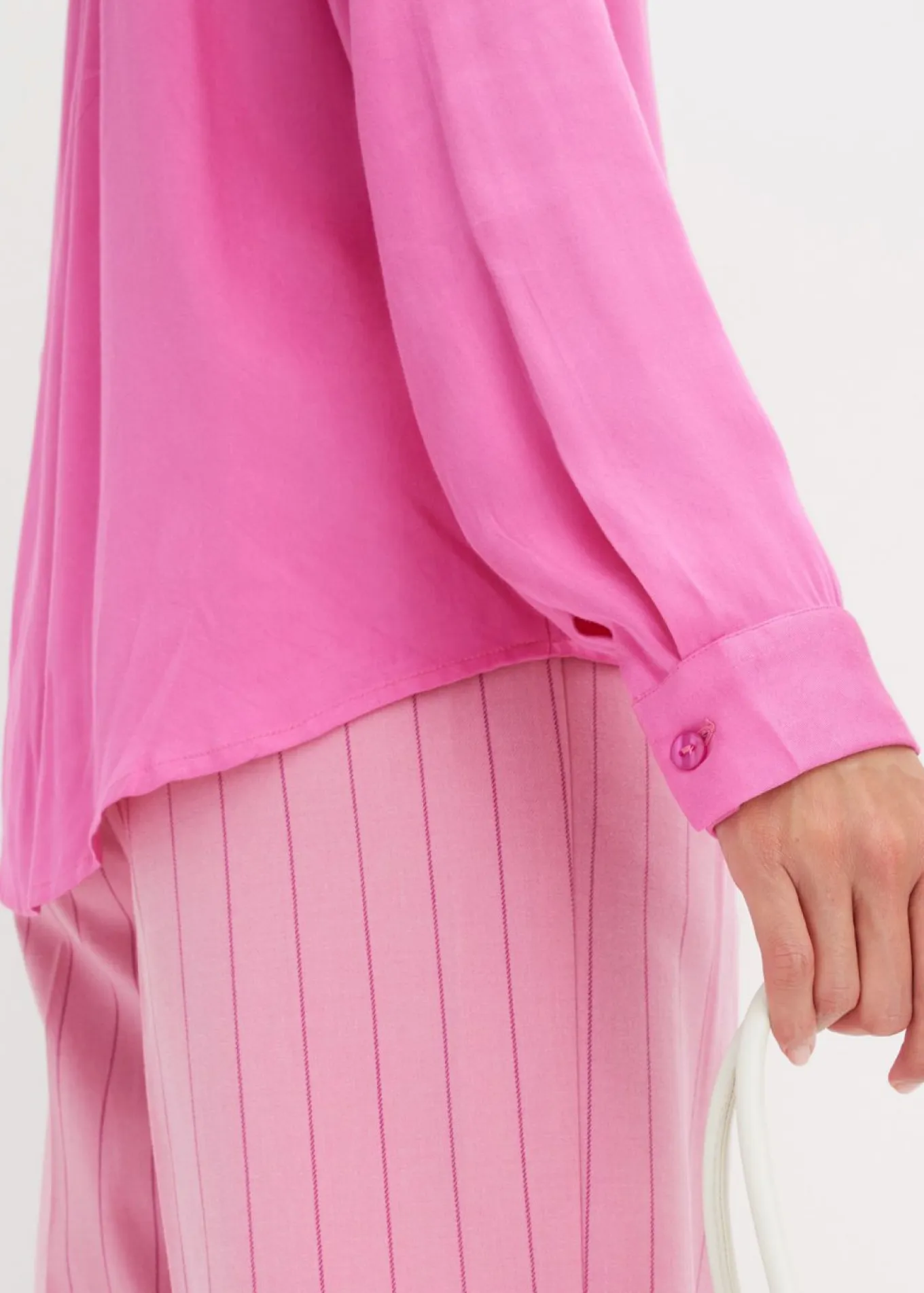Blusa de satén fino