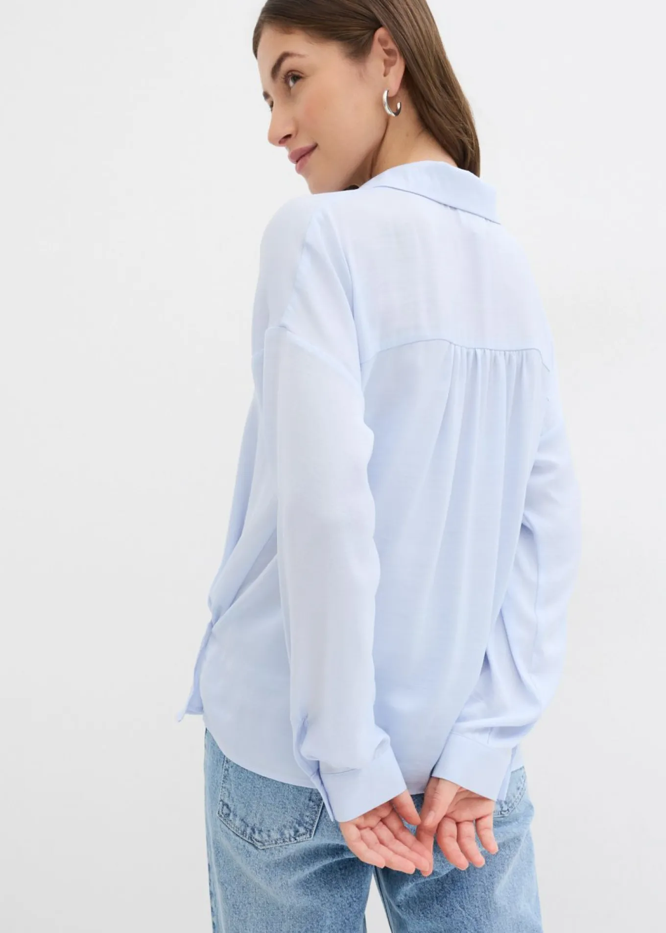 Blusa de satén fluido