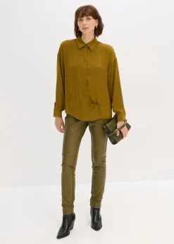 Blusa de satén fluido