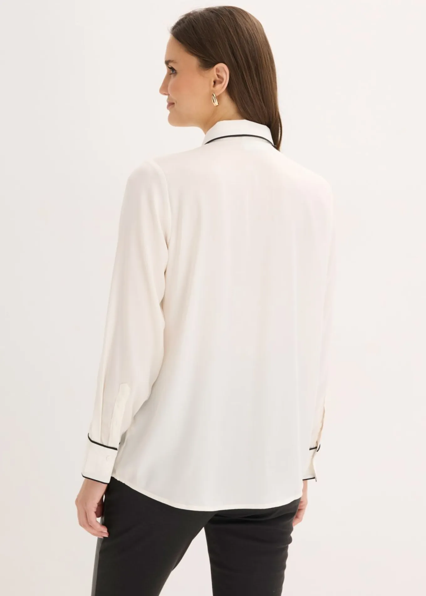 Blusa de satén fluido