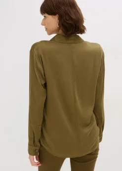 Blusa de satén fluido
