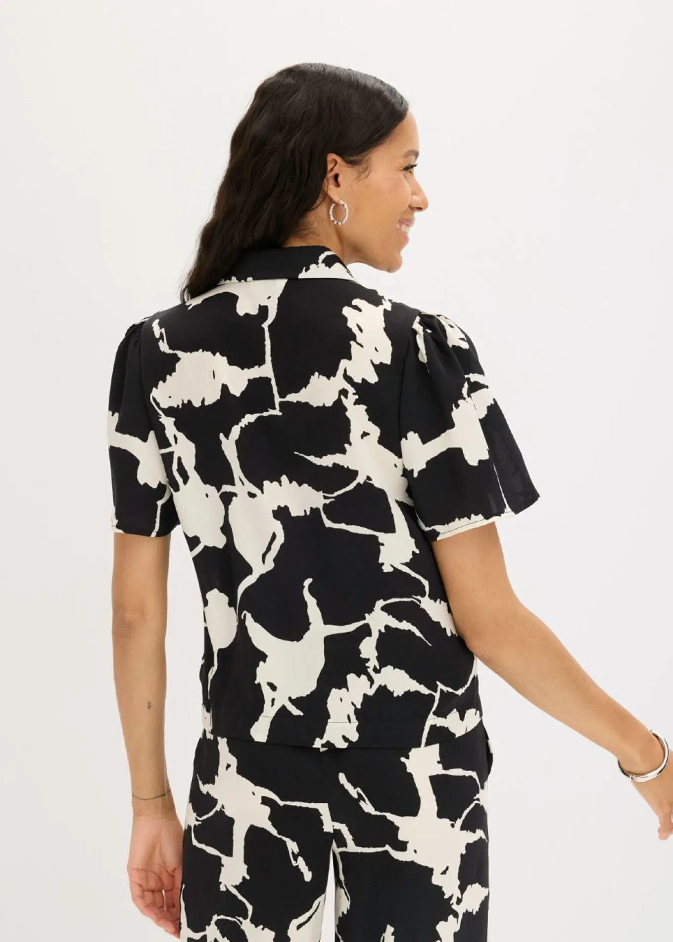 Blusa de satén fluido