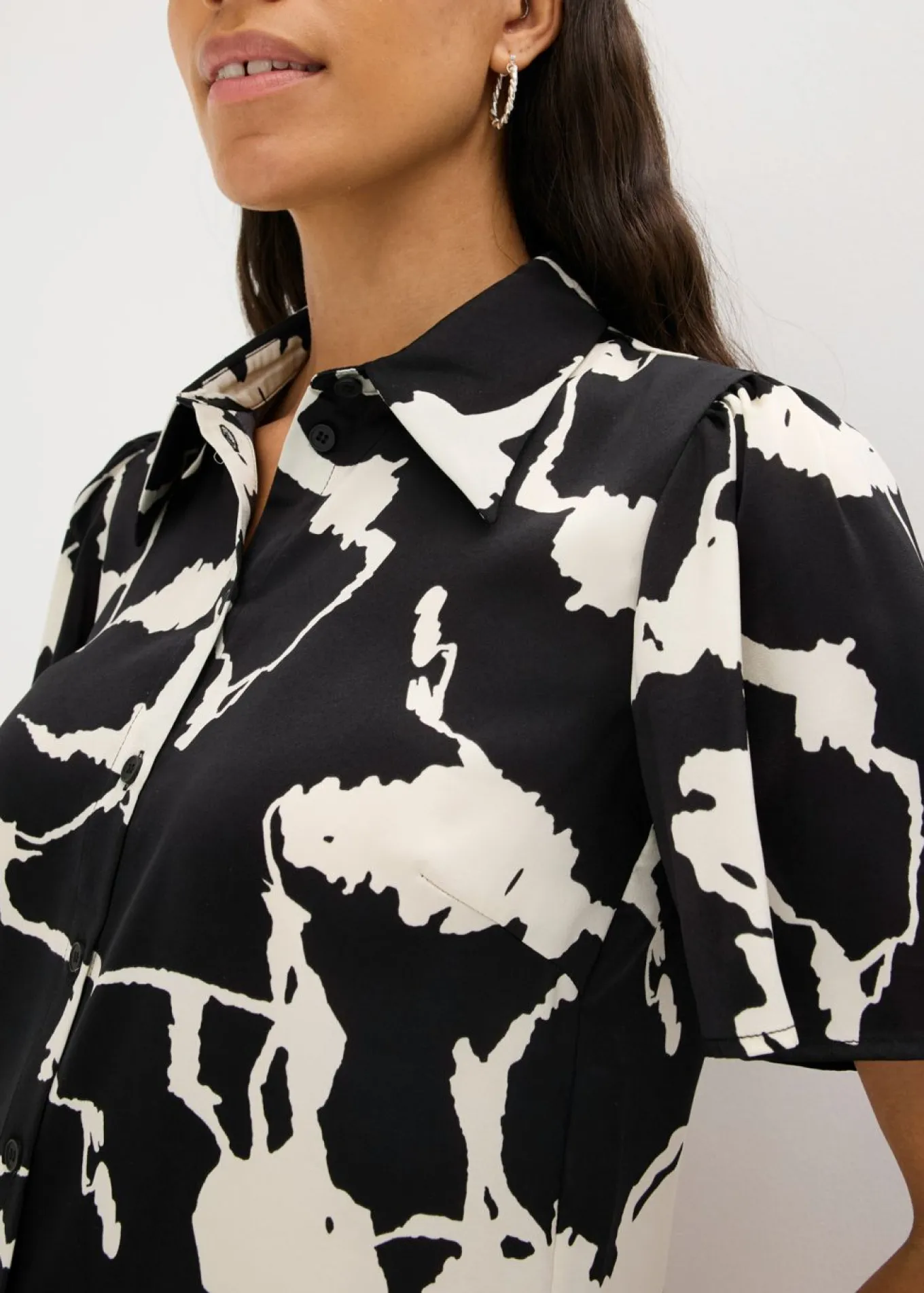 Blusa de satén fluido