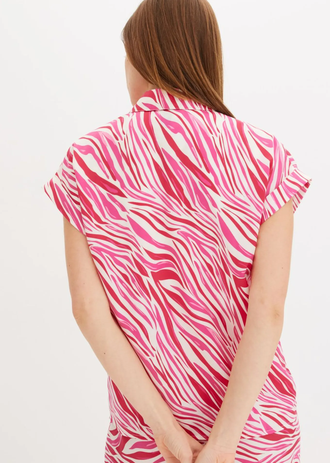 Blusa de satén fluido